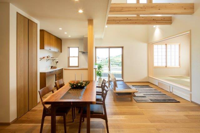 広いリビングダイニングの画像